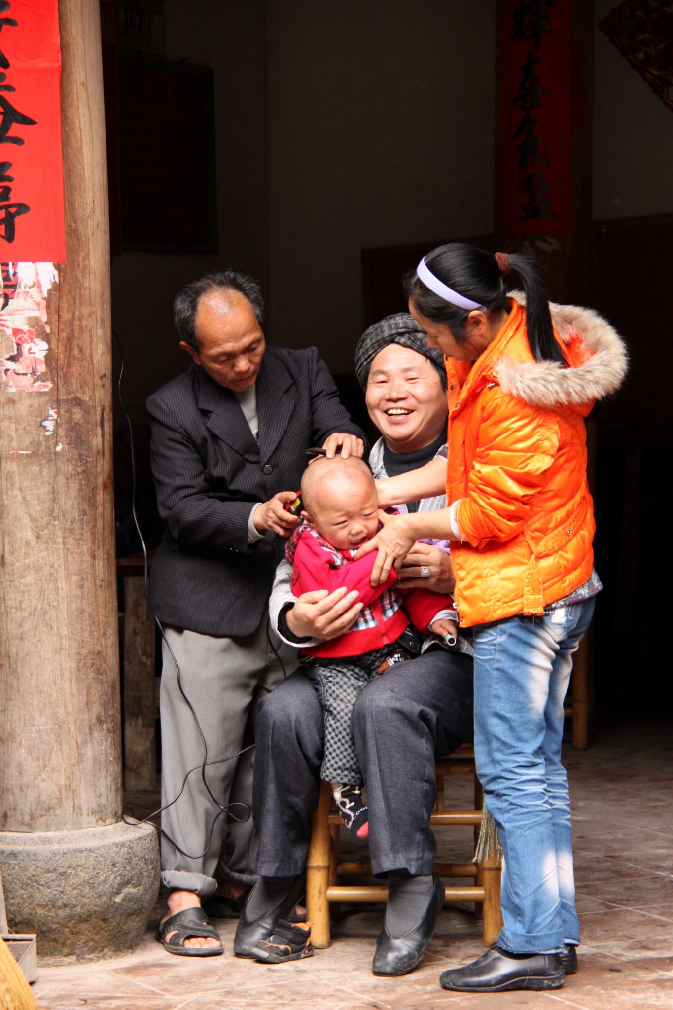 China Xiamen erster Haarschnitt